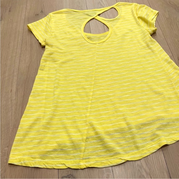 Anthropologie Left of Center Cutout Back Short Sleeve Tee Shirt Top Yellow XS - Picture 8 of 13